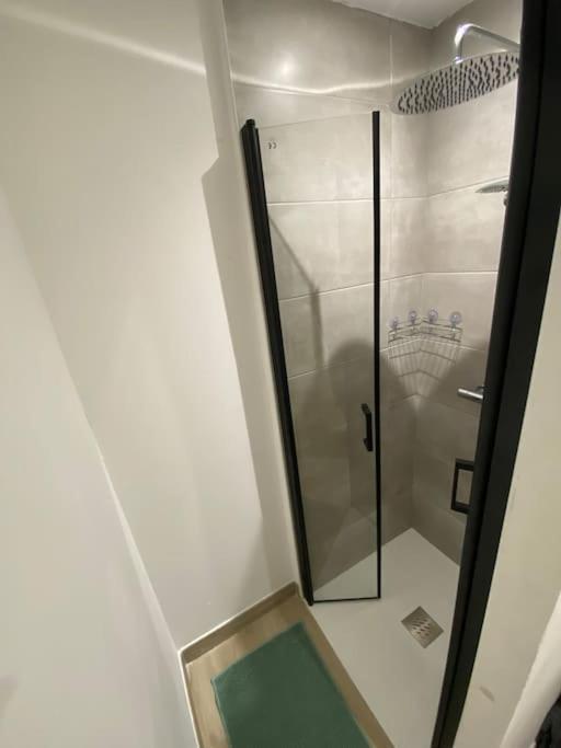 Appartement Familial, 2 Chambres, En Rdc Sur Cour Saint-Florentin (Yonne) Exterior foto