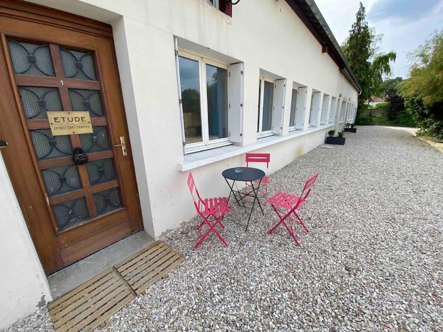 Appartement Familial, 2 Chambres, En Rdc Sur Cour Saint-Florentin (Yonne) Exterior foto